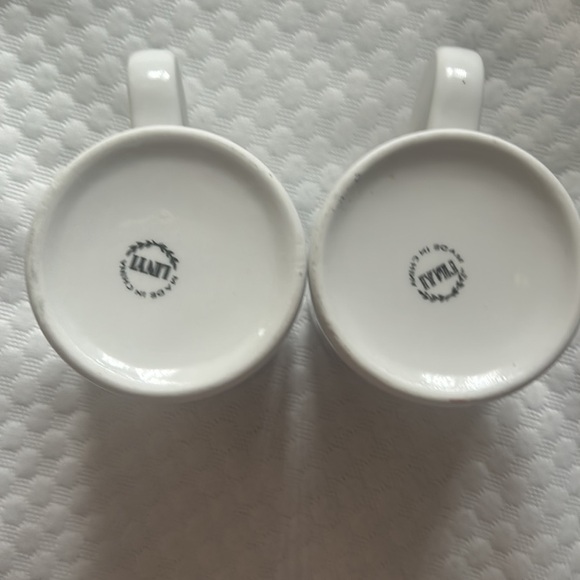 2 Planet Hollywood Coffee Mugs Cup white Mug - Picture 2 of 3